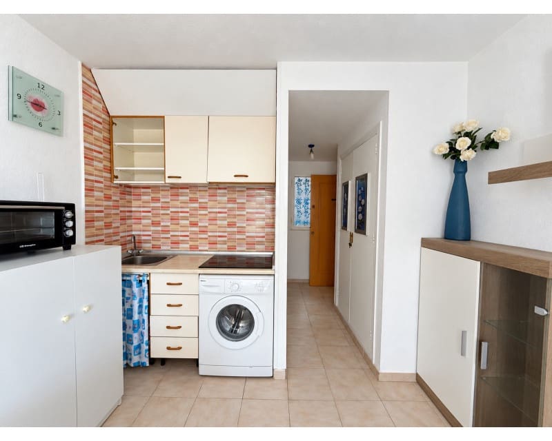 Lejlighed til salg i Torrevieja med swimmingpool - € 99.000 (Ref: 10134855)