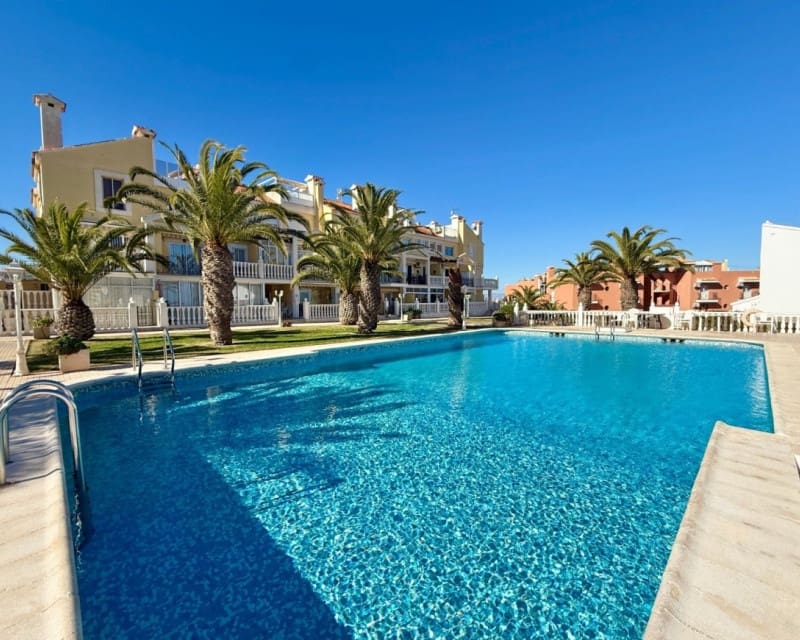 1 makuuhuone Huoneisto myytävänä paikassa Torrevieja mukana uima-altaan - 139 900 € (Ref: 10140305)