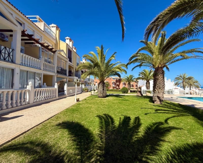 1 makuuhuone Huoneisto myytävänä paikassa Torrevieja mukana uima-altaan - 139 900 € (Ref: 10140305)