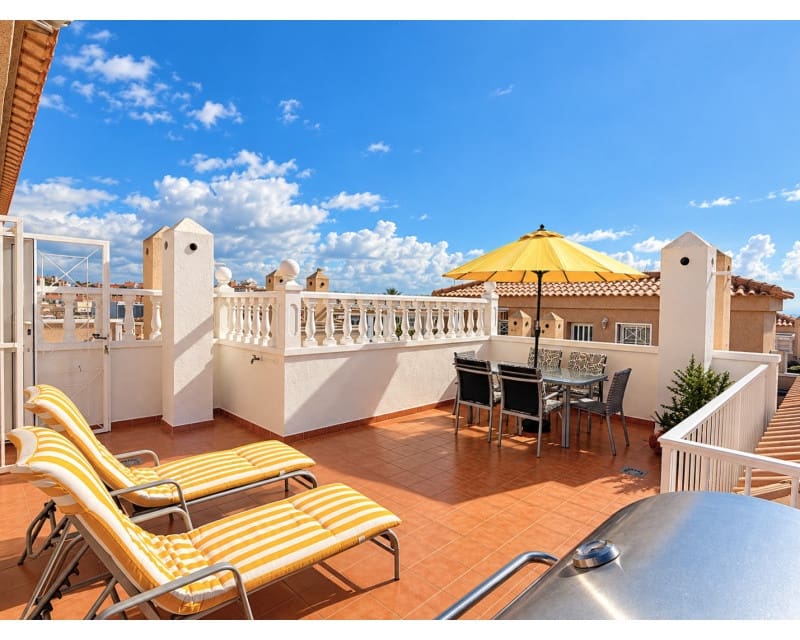 2 bedroom Apartment for sale in Torrevieja with pool garage - € 199,000 (Ref: 10158095)