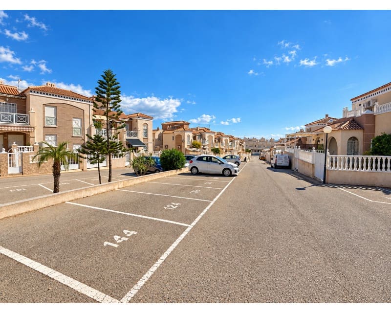 2 bedroom Apartment for sale in Torrevieja with pool garage - € 199,000 (Ref: 10158095)