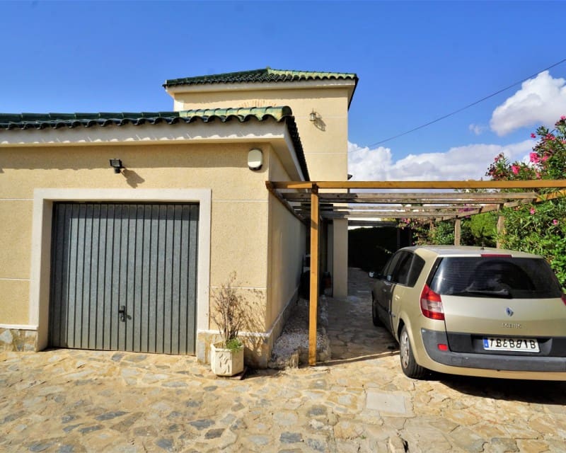 6 soverom Villa til salgs i Torrevieja med svømmebasseng - € 749 000 (Ref: 5013109)