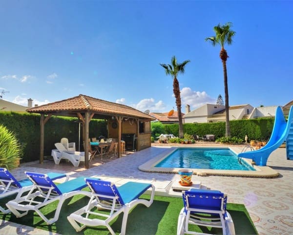 6 soverom Villa til salgs i El Chaparral, Torrevieja med svømmebasseng - € 749 000 (Ref: 5013109)