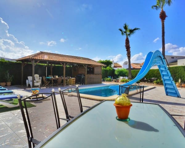 6 soverom Villa til salgs i El Chaparral, Torrevieja med svømmebasseng - € 749 000 (Ref: 5013109)