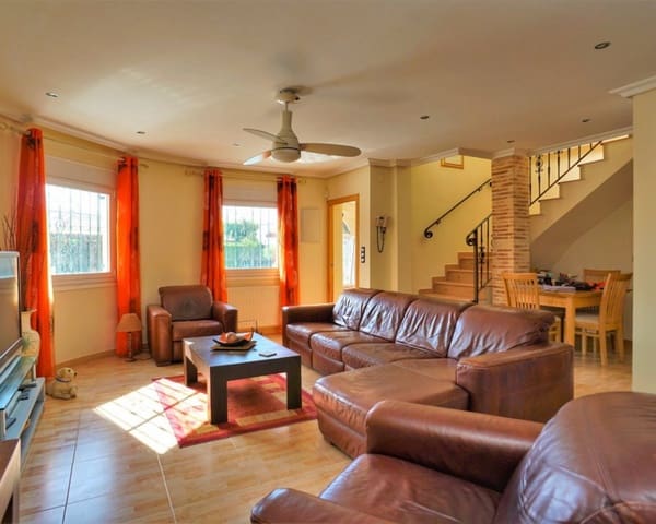 6 soverom Villa til salgs i El Chaparral, Torrevieja med svømmebasseng - € 749 000 (Ref: 5013109)