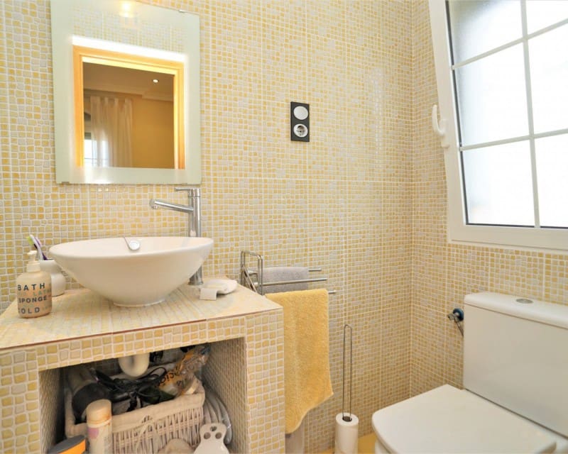 6 soverom Villa til salgs i Torrevieja med svømmebasseng - € 749 000 (Ref: 5013109)