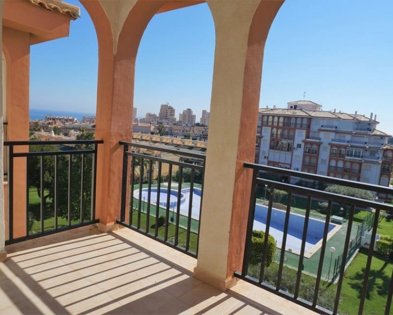 2 soveværelse Lejlighed til leje i Torrevieja med swimmingpool - € 750 (Ref: 5523523)