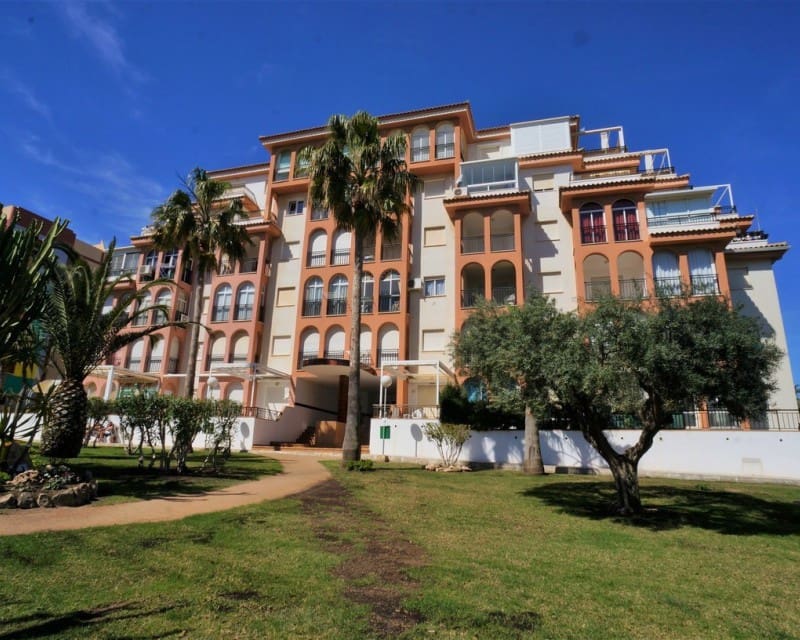 2 soveværelse Lejlighed til leje i Torrevieja med swimmingpool - € 750 (Ref: 5523523)