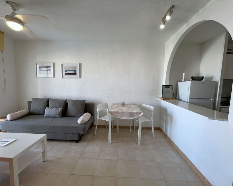 2 soveværelse Lejlighed til leje i Torrevieja med swimmingpool - € 750 (Ref: 5523523)