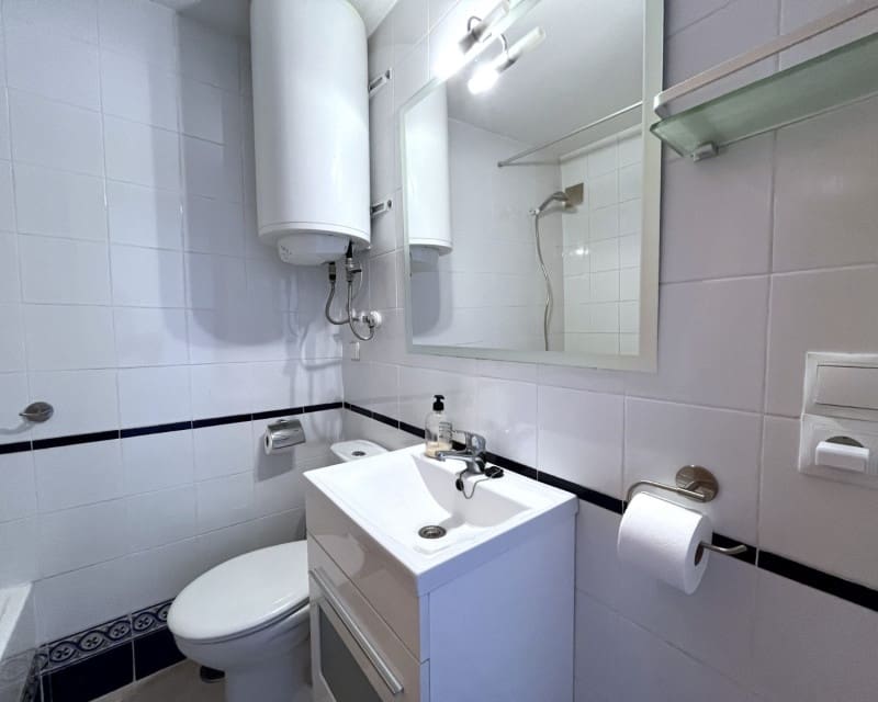 2 soveværelse Lejlighed til leje i Torrevieja med swimmingpool - € 750 (Ref: 5523523)