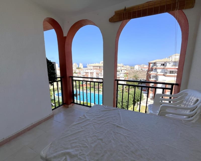 2 soveværelse Lejlighed til leje i Torrevieja med swimmingpool - € 750 (Ref: 5523523)