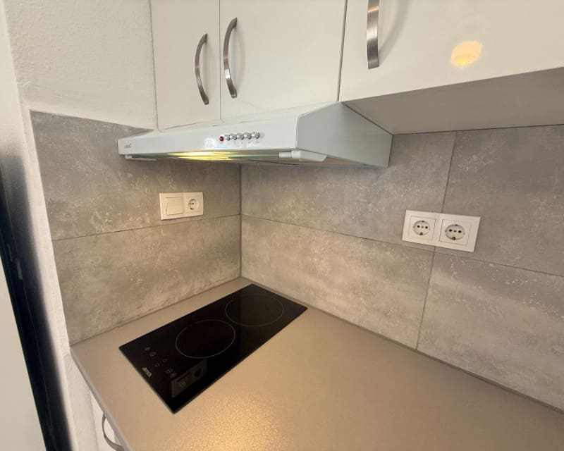 Yksiö vuokrattavana paikassa Torrevieja mukana uima-altaan - 475 € (Ref: 6418407)