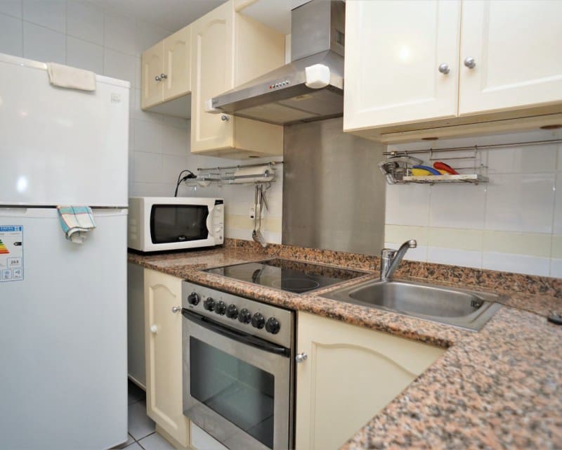 1 bedroom Apartment for rent in Torrevieja with pool garage - € 600 (Ref: 6586218)