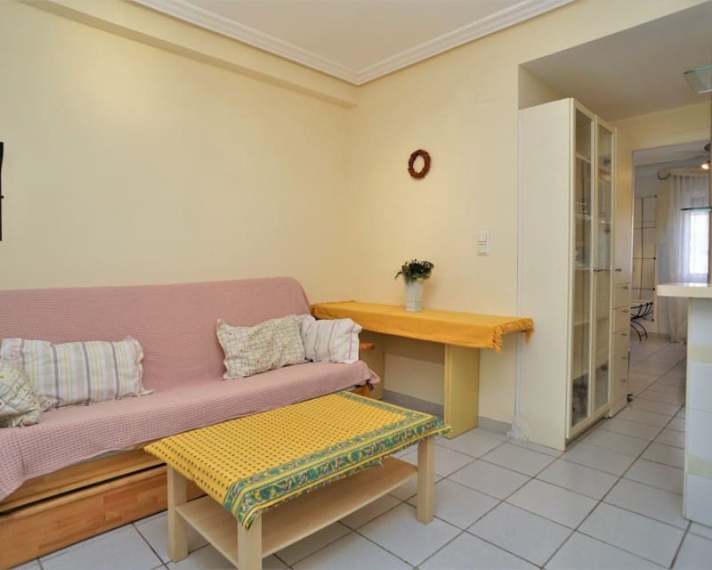 1 bedroom Apartment for rent in Torrevieja with pool garage - € 600 (Ref: 6586218)