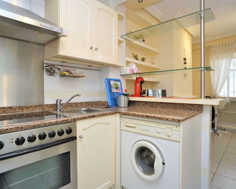 1 bedroom Apartment for rent in Torrevieja with pool garage - € 600 (Ref: 6586218)