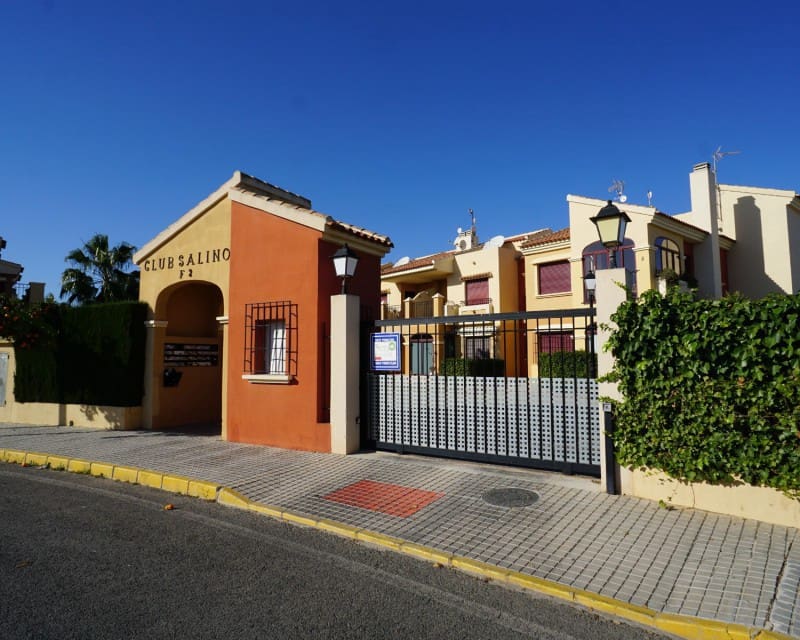 2 makuuhuone Huoneisto vuokrattavana paikassa Torrevieja mukana uima-altaan - 750 € (Ref: 6680839)