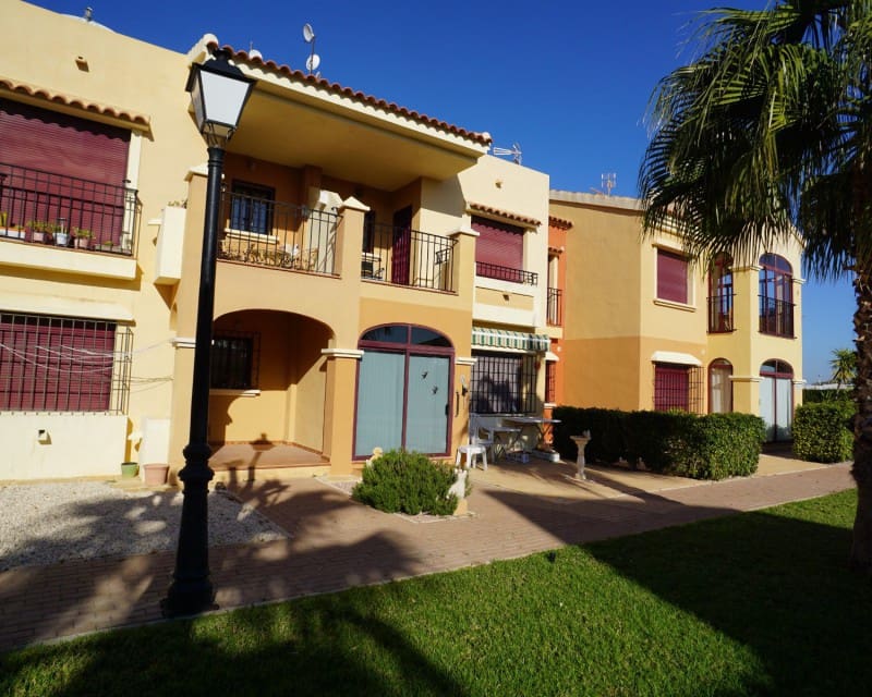 2 makuuhuone Huoneisto vuokrattavana paikassa Torrevieja mukana uima-altaan - 750 € (Ref: 6680839)