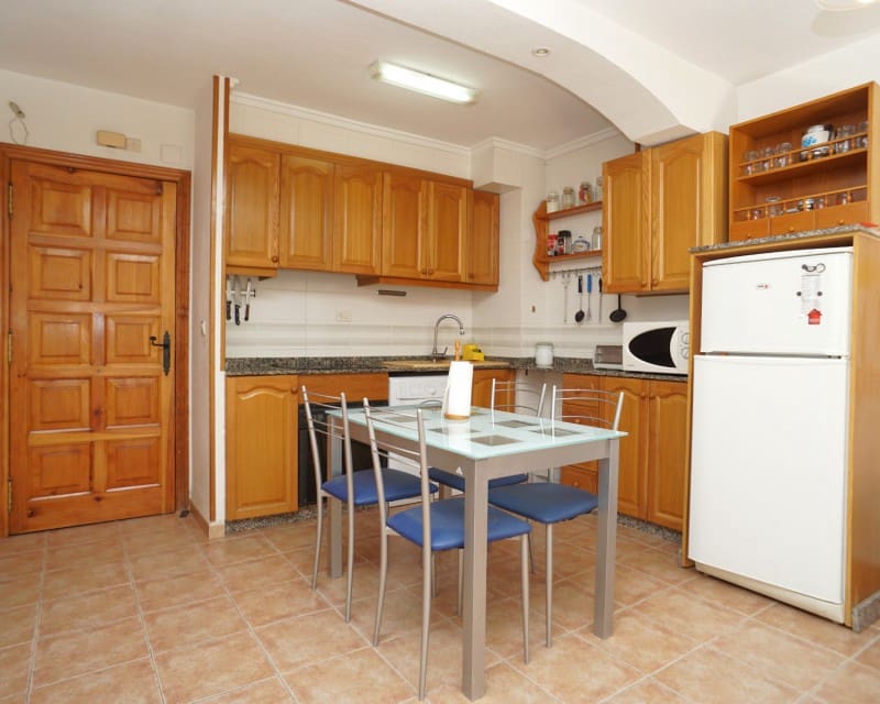 1 slaapkamer Appartement te huur in Torrevieja met zwembad - € 650 (Ref: 7063340)