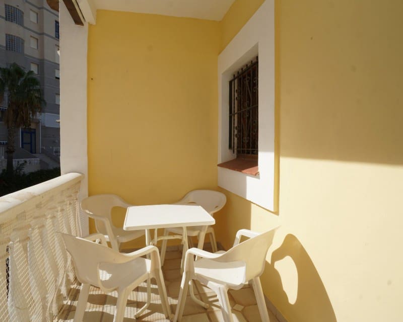 1 slaapkamer Appartement te huur in Torrevieja met zwembad - € 650 (Ref: 7063340)