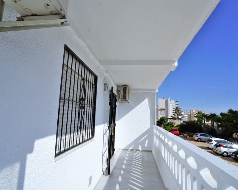 1 soveværelse Lejlighed til leje i Torrevieja med garage - € 650 (Ref: 7180591)