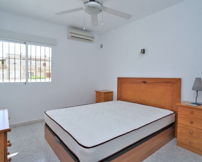 1 soveværelse Lejlighed til leje i Torrevieja med garage - € 650 (Ref: 7180591)