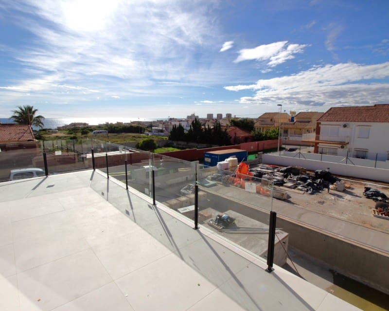 4 quarto Moradia para venda em Torrevieja com piscina - 1 595 000 € (Ref: 7344320)