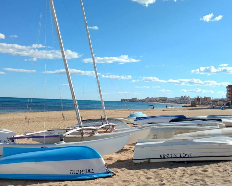 2 makuuhuone Huoneisto vuokrattavana paikassa Torrevieja mukana uima-altaan - 650 € (Ref: 8049668)