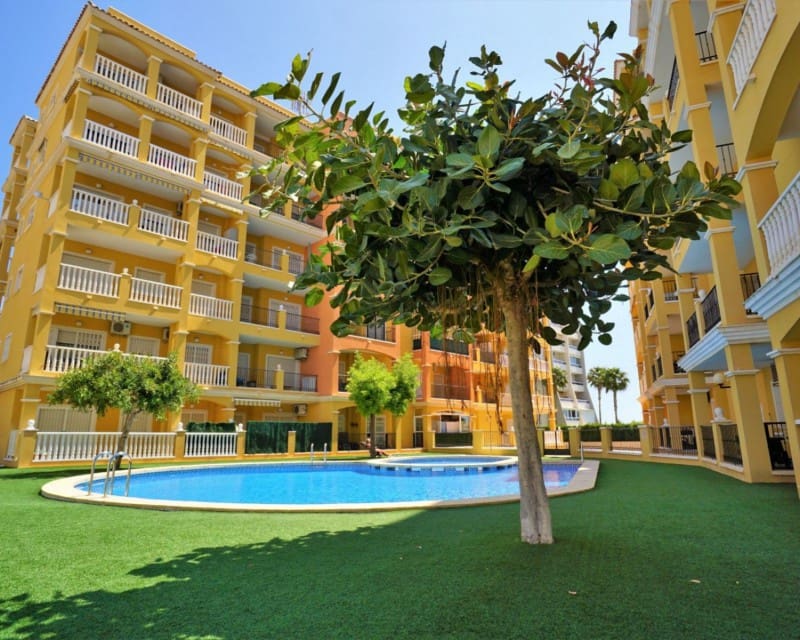 2 makuuhuone Huoneisto vuokrattavana paikassa Torrevieja mukana uima-altaan - 650 € (Ref: 8049668)