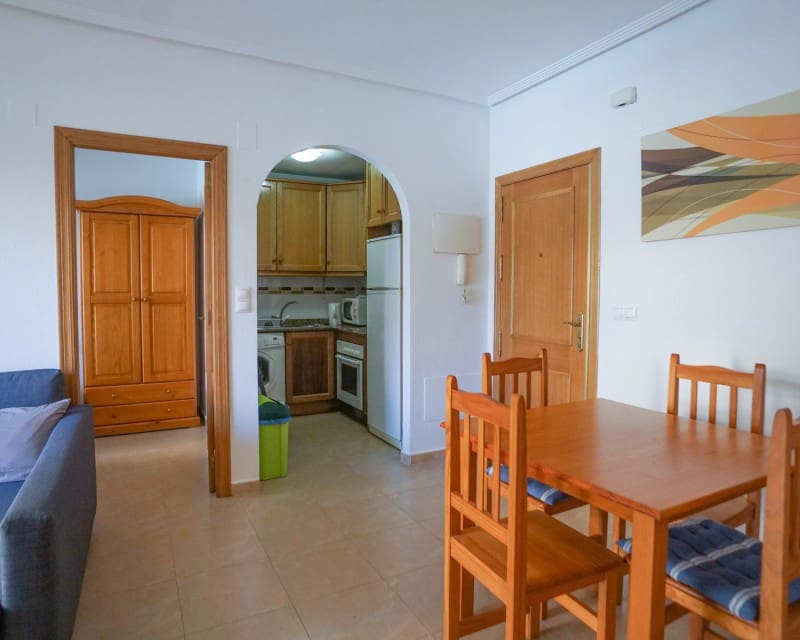 2 makuuhuone Huoneisto vuokrattavana paikassa Torrevieja mukana uima-altaan - 650 € (Ref: 8049668)