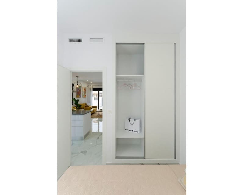 3 bedroom Villa for sale in Torrevieja with pool garage - € 409,000 (Ref: 8113485)