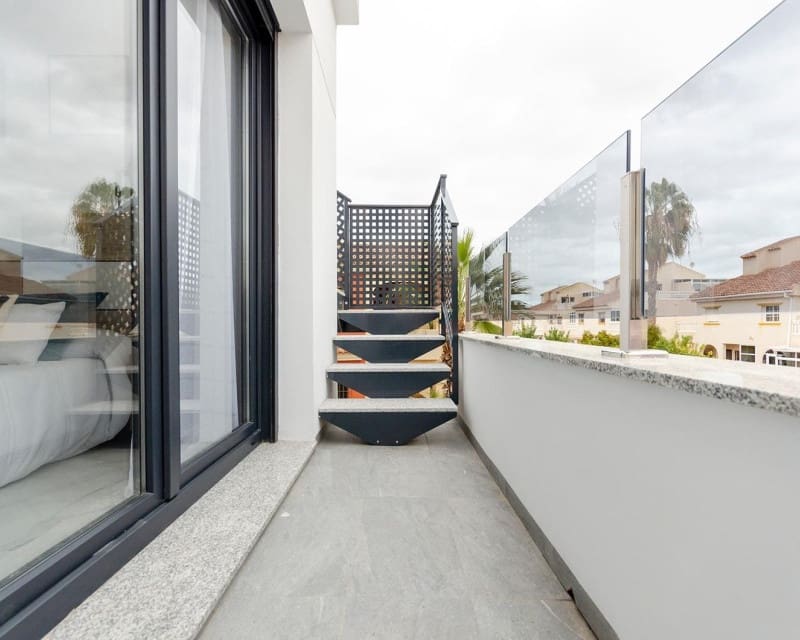 3 bedroom Villa for sale in Torrevieja with pool garage - € 409,000 (Ref: 8113485)