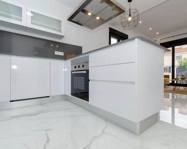 3 soveværelse Villa til salg i El Chaparral - La Siesta - La Torreta, Torrevieja med swimmingpool garage - € 409.000 (Ref: 8113485)