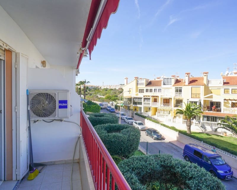 Apartment for sale in Torreblanca, Torrevieja with pool € 65,000 (Ref