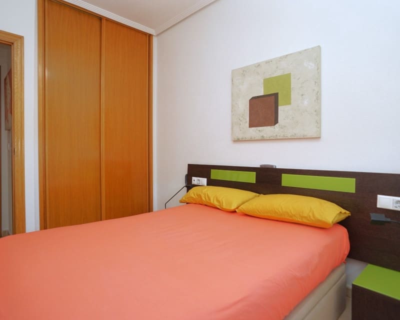 2 slaapkamer Appartement te huur in Torrevieja met zwembad - € 780 (Ref: 8492971)