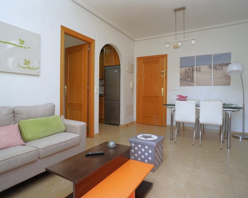 2 slaapkamer Appartement te huur in Torrevieja met zwembad - € 780 (Ref: 8492971)