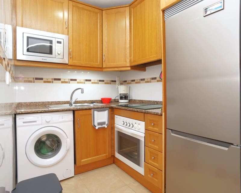 2 slaapkamer Appartement te huur in Torrevieja met zwembad - € 780 (Ref: 8492971)