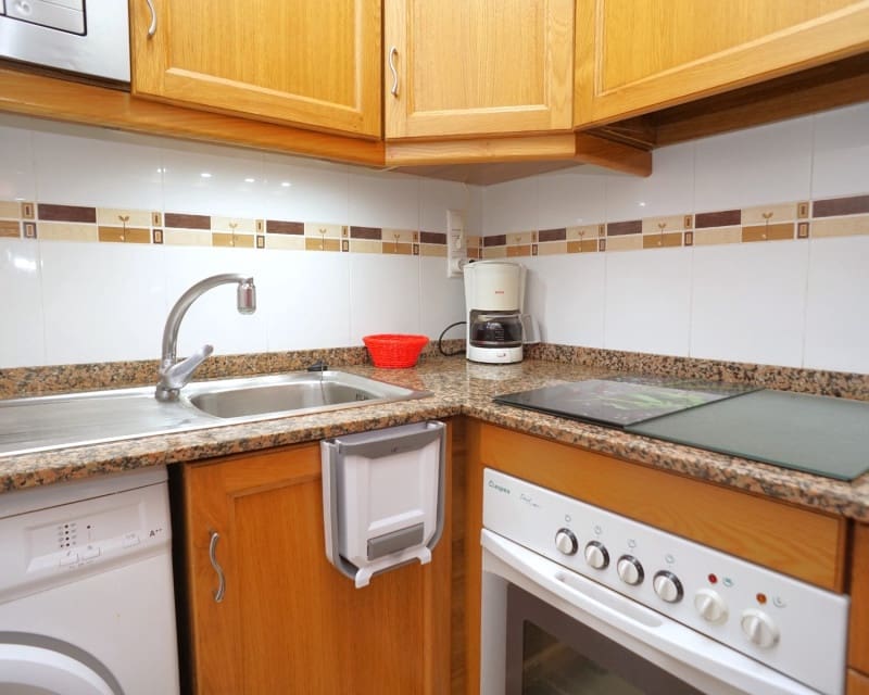 2 slaapkamer Appartement te huur in Torrevieja met zwembad - € 780 (Ref: 8492971)