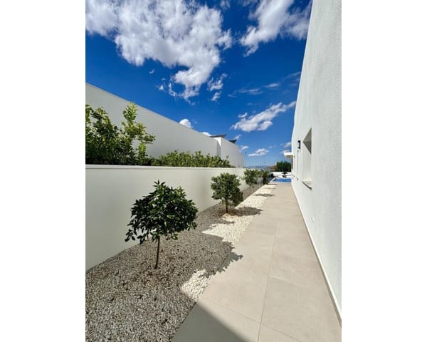 3 slaapkamer Villa te koop in Benijófar met zwembad - € 478.732 (Ref: 8585415)