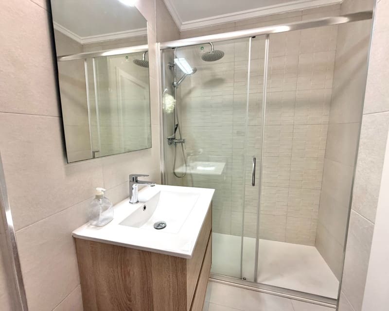 2 sovrum Lägenhet att hyra i Torrevieja med pool - 750 € (Ref: 8893659)