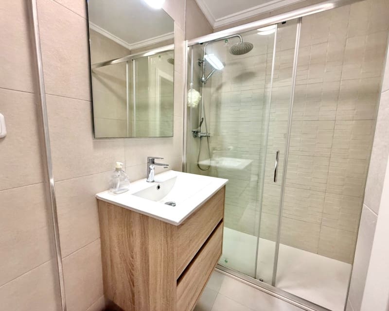 2 sovrum Lägenhet att hyra i Torrevieja med pool - 750 € (Ref: 8893659)