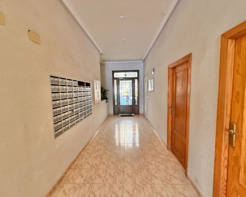 2 sovrum Lägenhet att hyra i Torrevieja med pool - 750 € (Ref: 8893659)