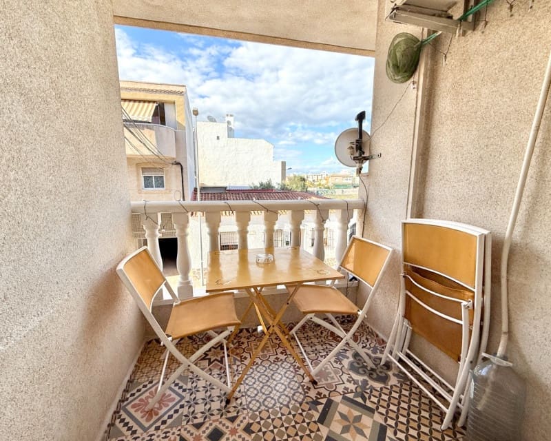 2 sovrum Lägenhet att hyra i Torrevieja med pool - 750 € (Ref: 8893659)