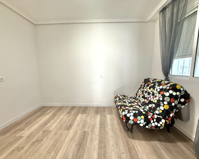 2 Zimmer Apartment zu verkaufen in Torrevieja mit Pool - 139.995 € (Ref: 8904554)