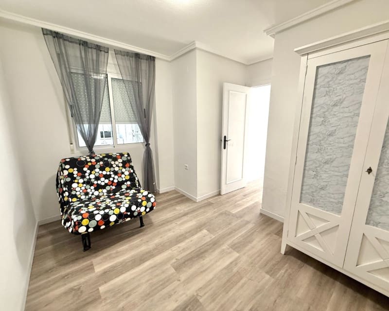 2 Zimmer Apartment zu verkaufen in Torrevieja mit Pool - 139.995 € (Ref: 8904554)