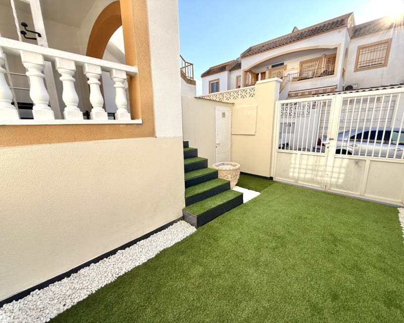 2 Zimmer Apartment zu verkaufen in Torrevieja mit Pool - 139.995 € (Ref: 8904554)