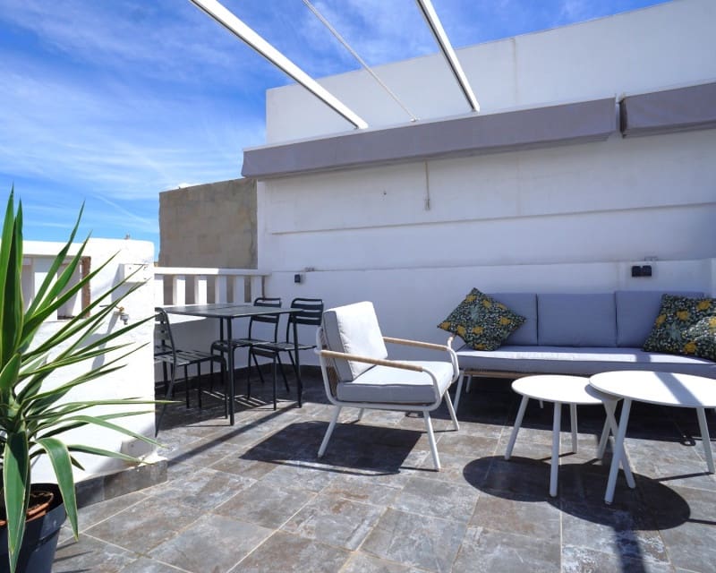 2 bedroom Apartment for rent in Torrevieja - € 1,100 (Ref: 8938051)