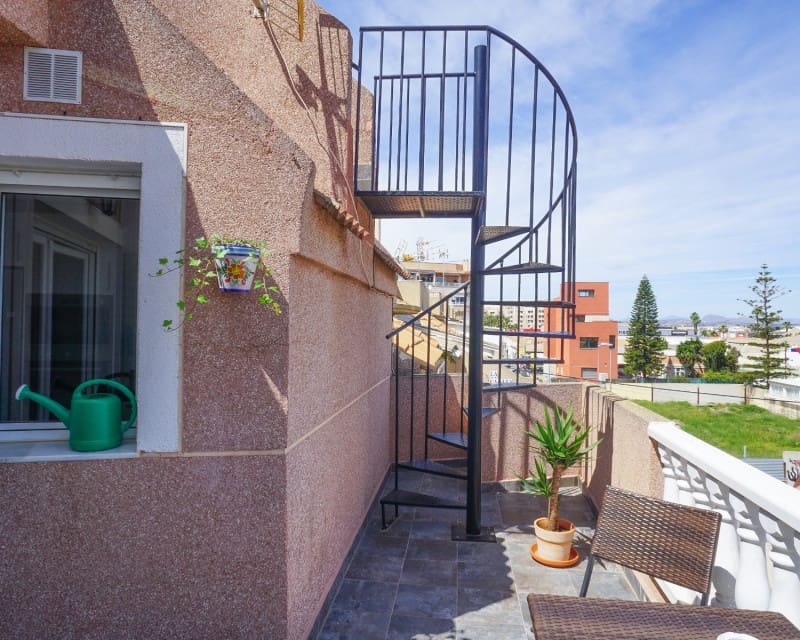 2 bedroom Apartment for rent in Torrevieja - € 1,100 (Ref: 8938051)