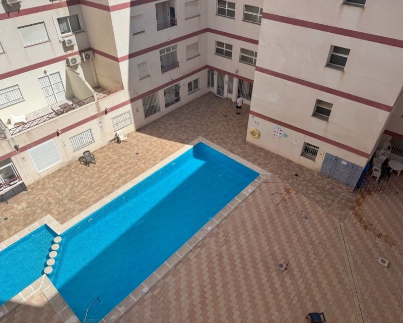 2 sypialnia Apartament do wynajęcia w Torrevieja z basenem - 675 € (Ref: 8947377)