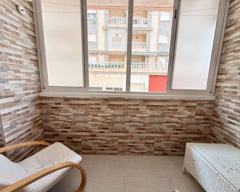2 soveværelse Lejlighed til leje i Torrevieja - € 675 (Ref: 9049224)