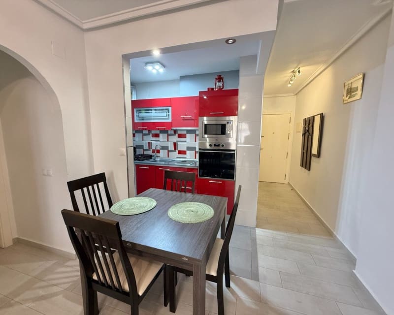 2 soveværelse Lejlighed til leje i Torrevieja - € 675 (Ref: 9049224)